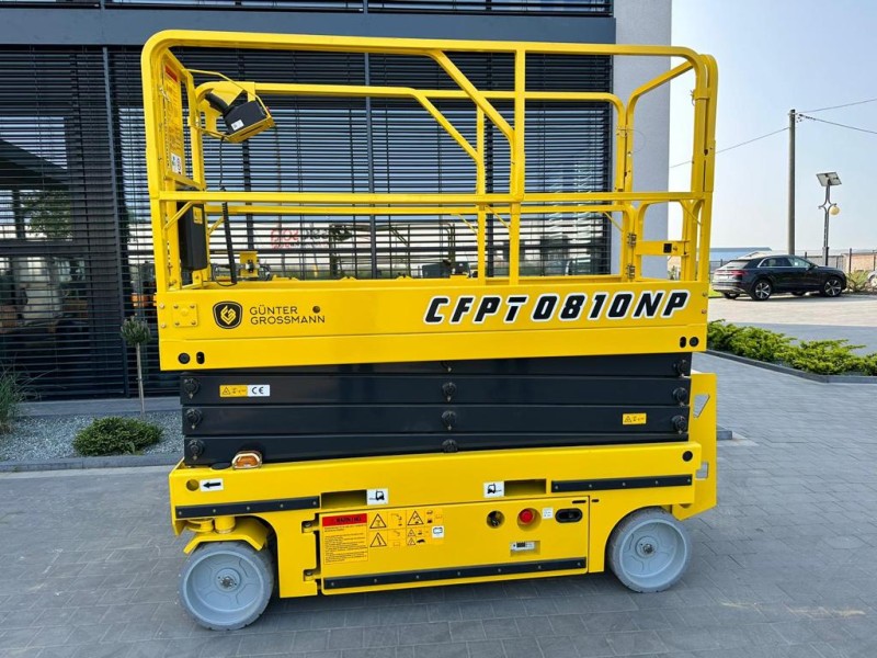 Podnośnik nożycowy 8m.jpg