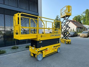 8m podnośnik nożycowy.jpg