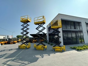 Elektryczny podnośnik nożycowy 3 modele.jpg