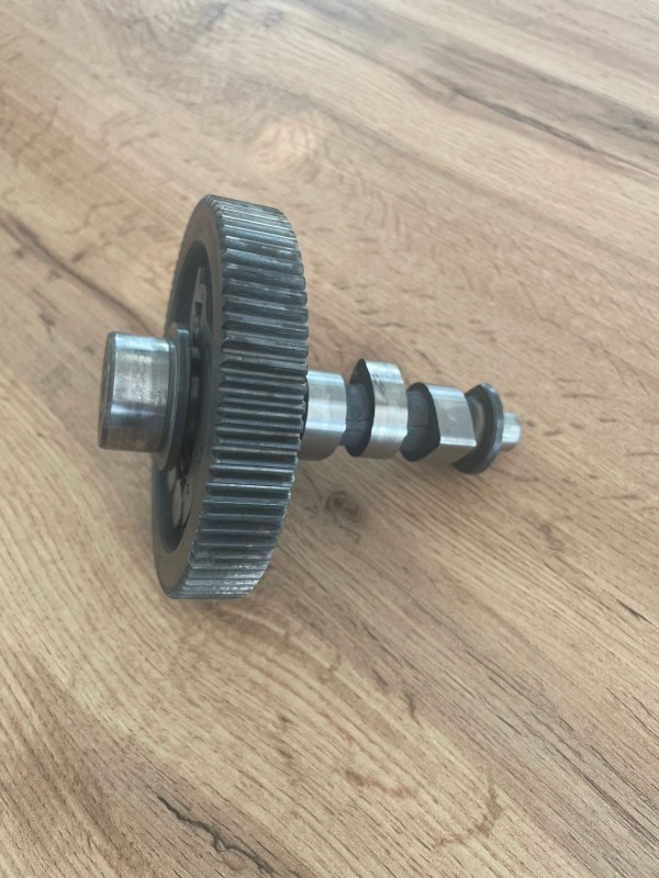 Wałek rozrządu Koop.jpg