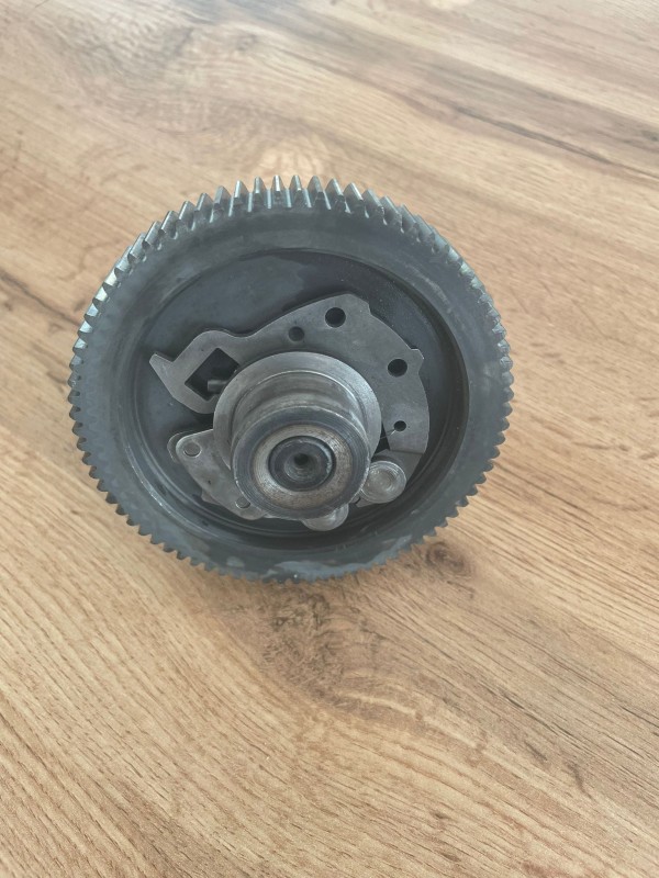 Wałek rozrządu Changchai.jpg