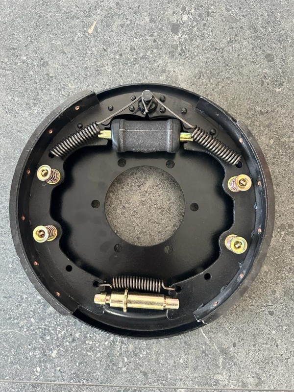 Kompletny zestaw hamucowy do ładowarki.jpg