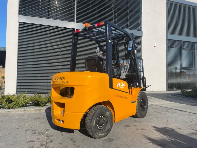 wózek widłowy h25 2.5t 3m2.jpg